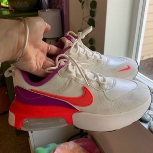 Nike Air Max Verona Women’s size 9